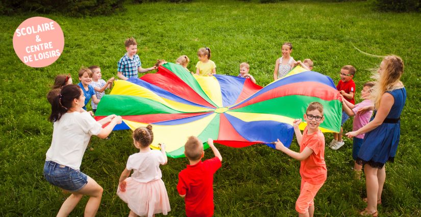 groupe d'enfants dehors