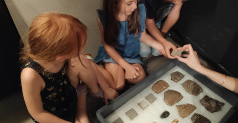 Visite interactive en famille "La roulotte de la Préhistoire" au Musée de Lodève