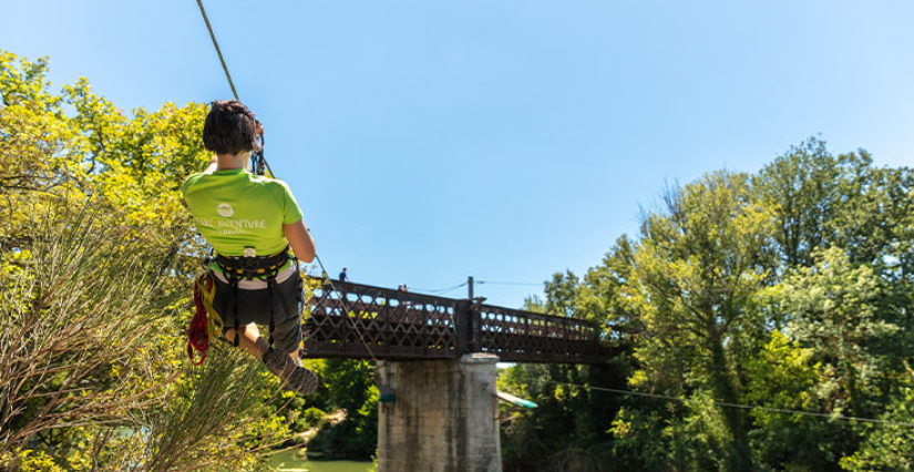 Roc de Massereau : l’accrobranche géant à vivre en famille près de Sommières