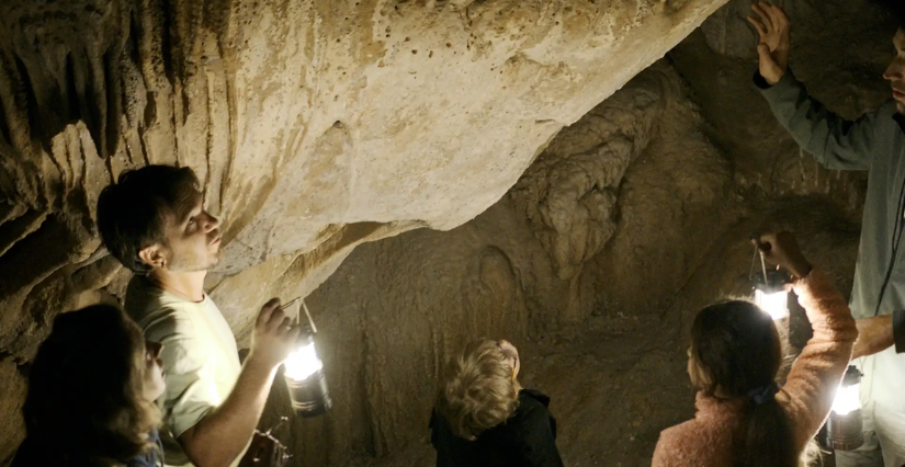 Visite à la lanterne avec les enfants à la Grotte des Demoiselles à Saint-Bauzille-de-Putois 