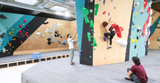 Climb Up Nîmes : la salle d’escalade fun pour toute la famille